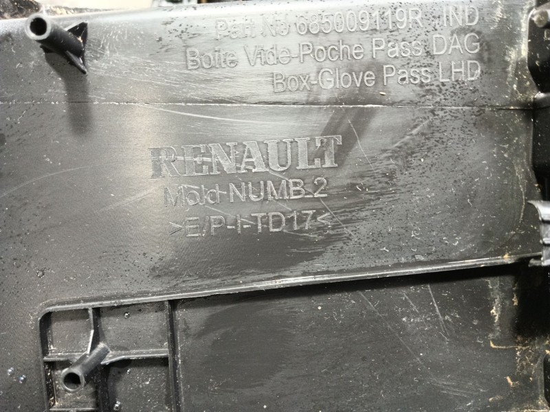 Recambio de guantera para dacia sandero iii 1.0 tce 90 referencia OEM IAM   