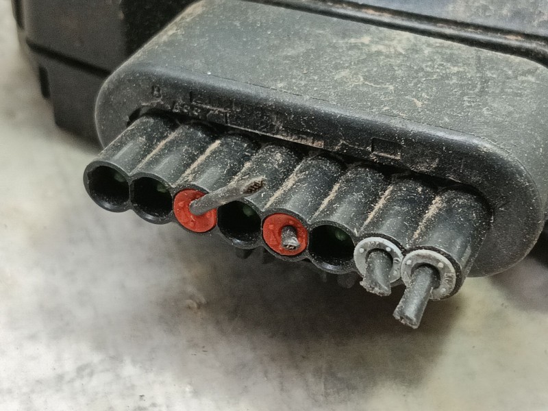 Recambio de cerradura puerta delantera derecha para ford c-max ii (dxa/cb7, dxa/ceu) 1.6 tdci referencia OEM IAM   