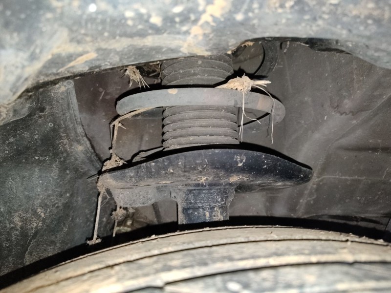 Recambio de amortiguador delantero derecho para nissan juke (f15) 1.6 referencia OEM IAM   