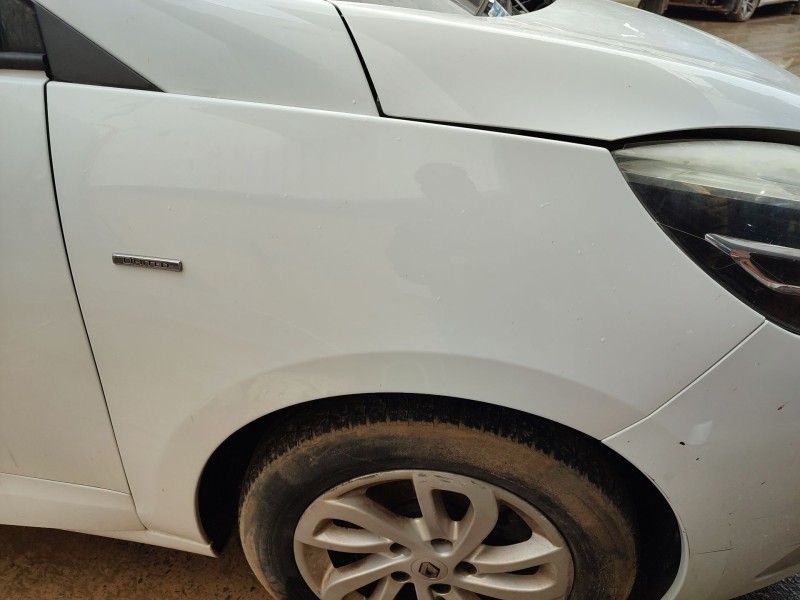 Recambio de aleta delantera derecha para renault scénic iii (jz0/1_) 1.5 dci referencia OEM IAM   