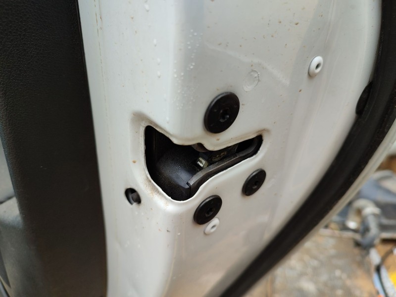 Recambio de cerradura puerta trasera derecha para renault scénic iii (jz0/1_) 1.5 dci referencia OEM IAM   