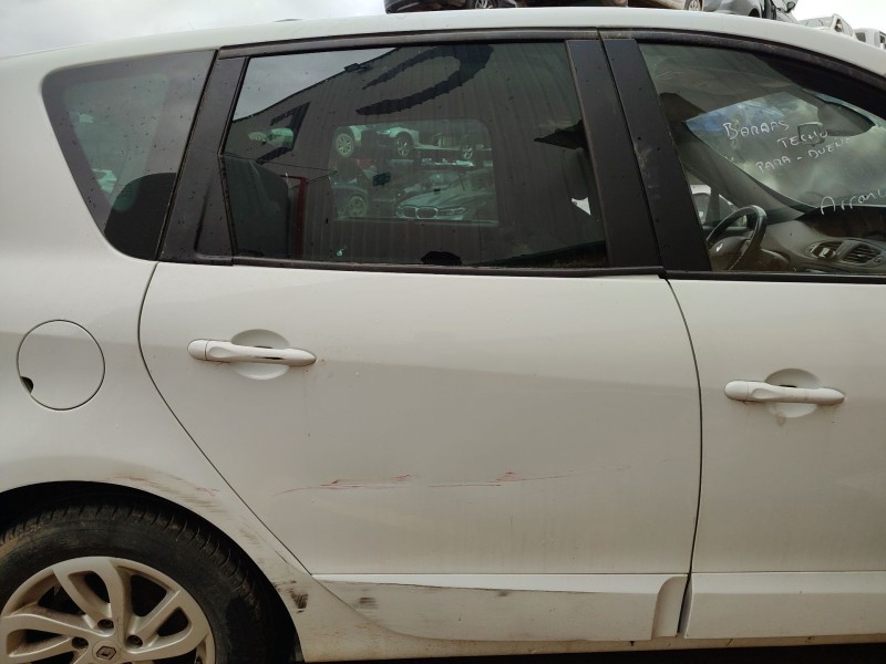 Recambio de puerta trasera derecha para renault scénic iii (jz0/1_) 1.5 dci referencia OEM IAM   