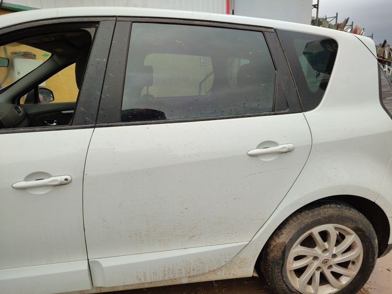 Recambio de puerta trasera izquierda para renault scénic iii (jz0/1_) 1.5 dci referencia OEM IAM   