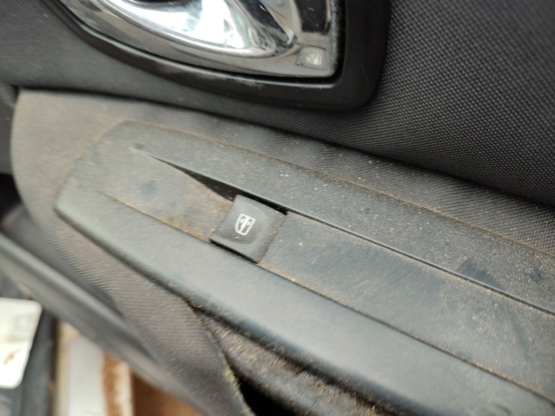 Recambio de mando elevalunas delantero derecho para renault scénic iii (jz0/1_) 1.5 dci referencia OEM IAM   
