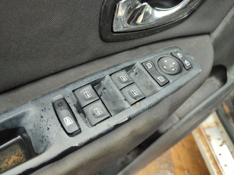 Recambio de mando elevalunas delantero izquierdo para renault scénic iii (jz0/1_) 1.5 dci referencia OEM IAM   