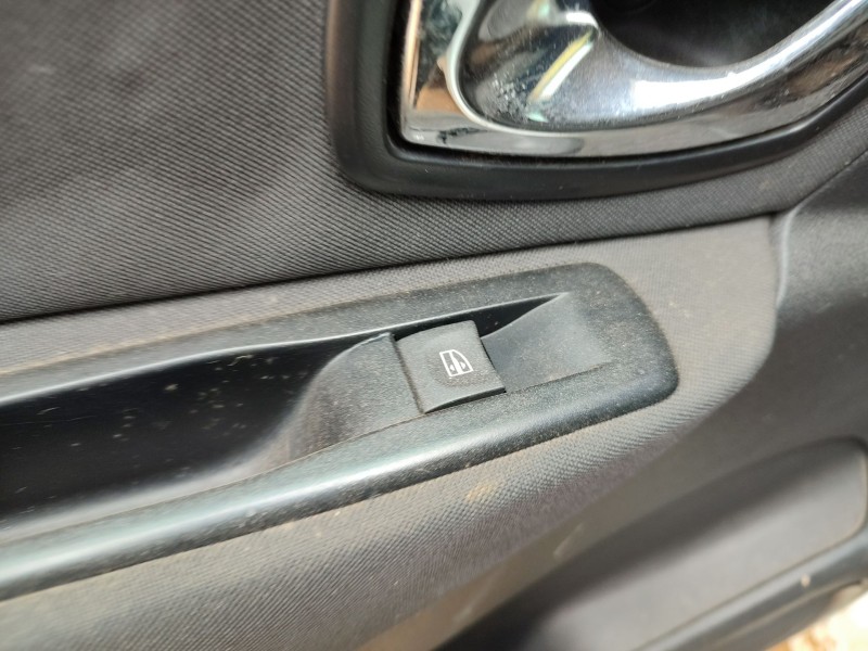 Recambio de mando elevalunas trasero izquierdo para renault scénic iii (jz0/1_) 1.5 dci referencia OEM IAM   