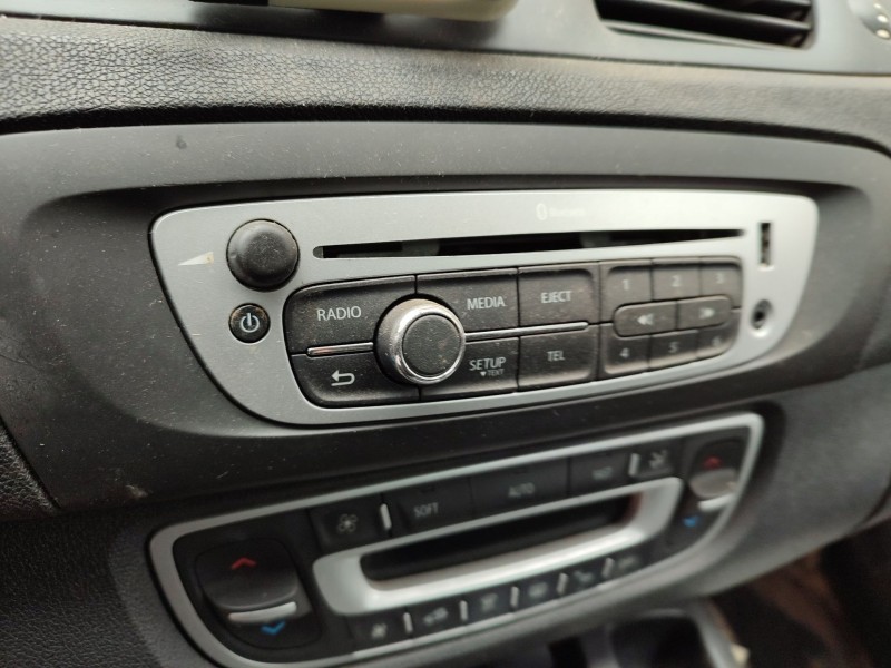 Recambio de sistema audio / radio cd para renault scénic iii (jz0/1_) 1.5 dci referencia OEM IAM   