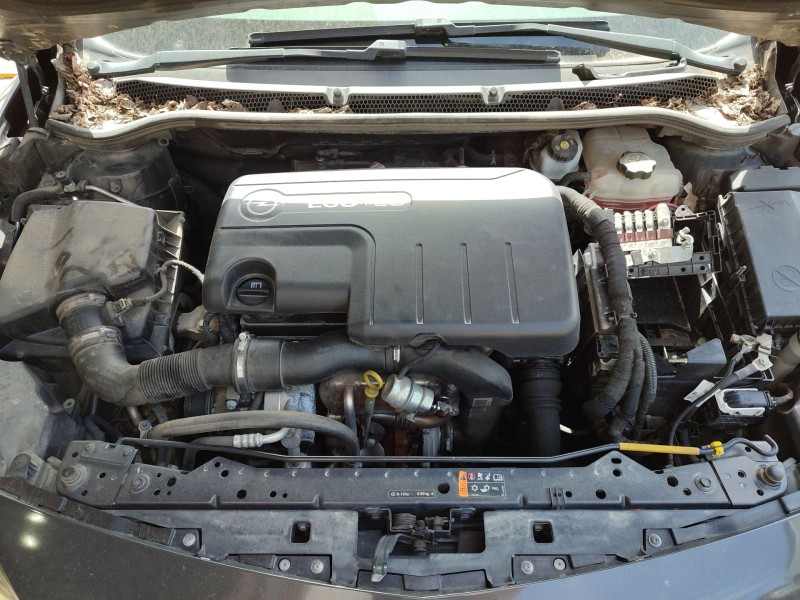 opel astra j sedán del año 2014