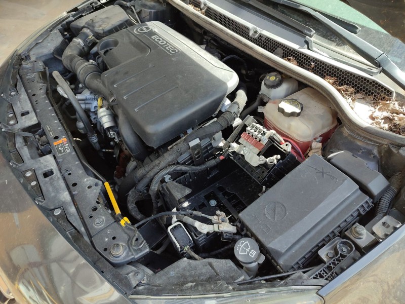 opel astra j sedán del año 2014