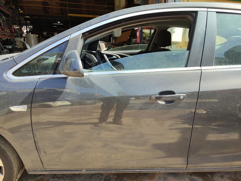 opel astra j sedán del año 2014