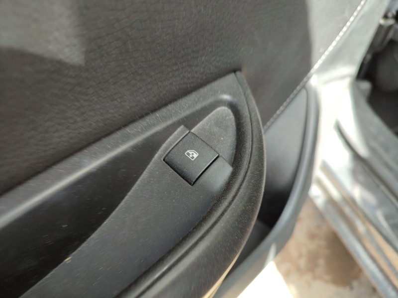 opel astra j sedán del año 2014