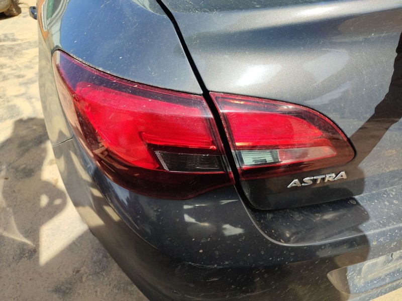 opel astra j sedán del año 2014