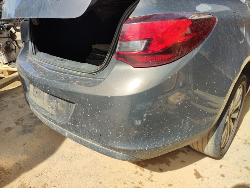 opel astra j sedán del año 2014