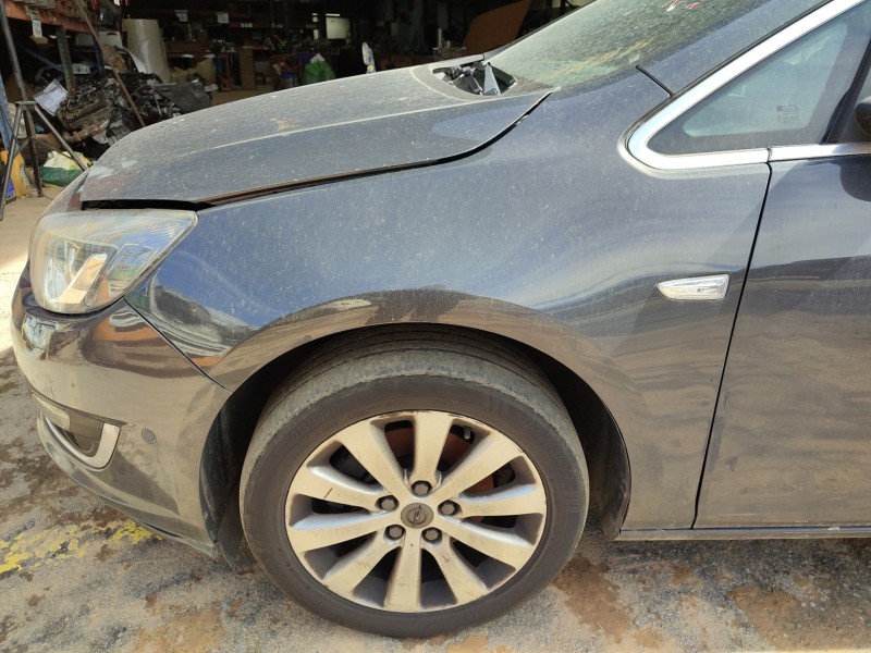 opel astra j sedán del año 2014