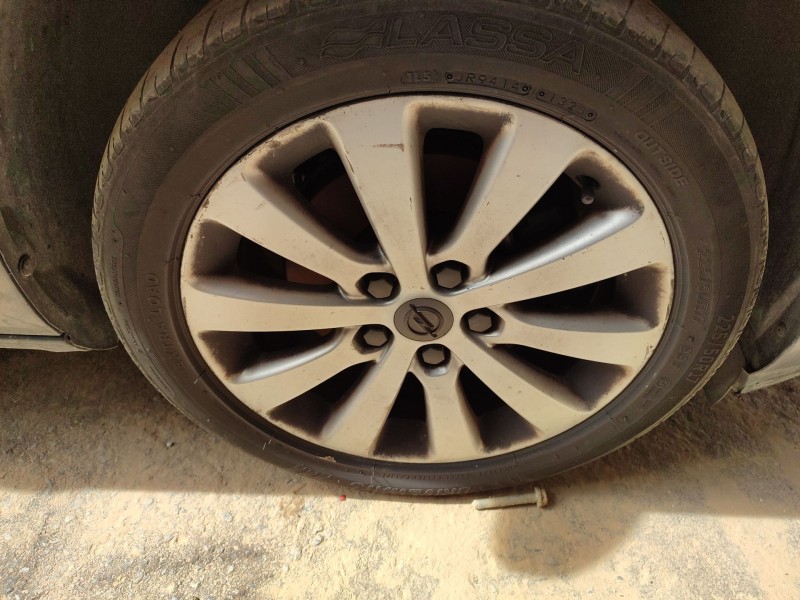 opel astra j sedán del año 2014