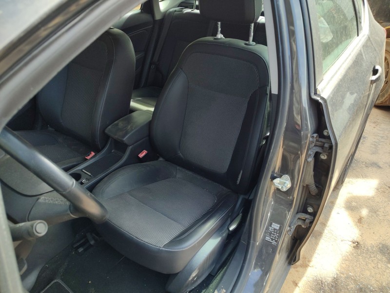 opel astra j sedán del año 2014