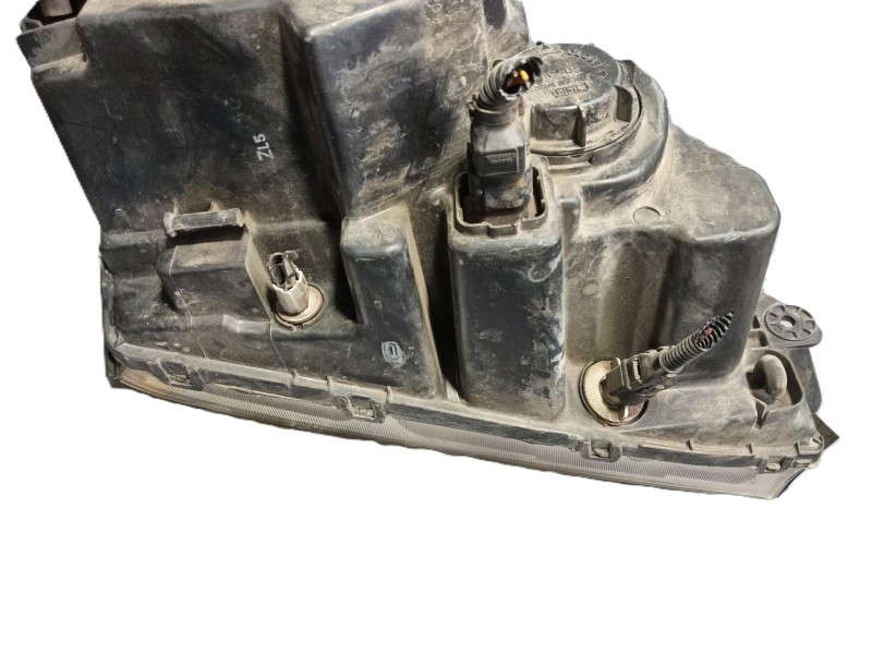 Recambio de faro izquierdo para kia sorento i (jc) 2.5 crdi referencia OEM IAM   