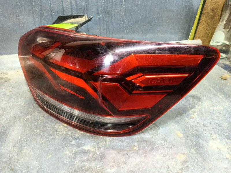 Recambio de piloto trasero derecho para dacia sandero iii 1.0 tce 90 referencia OEM IAM   