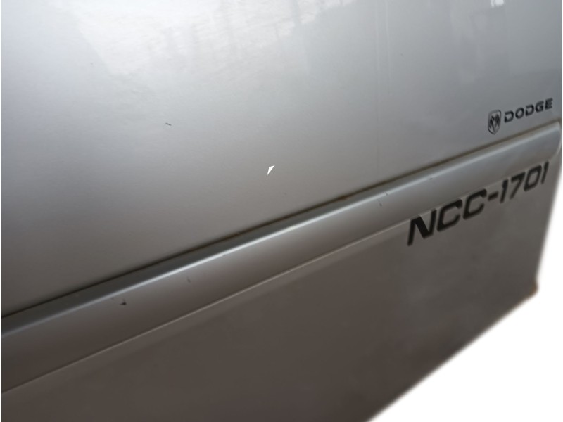 Recambio de puerta delantera derecha para dodge nitro 2.8 crd 4wd referencia OEM IAM   