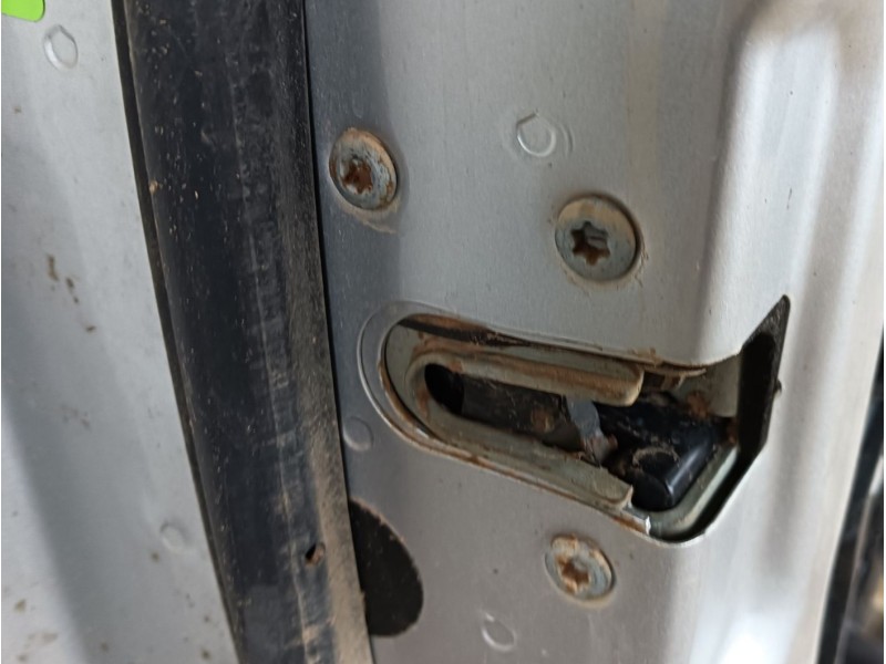 Recambio de puerta delantera izquierda para dodge nitro 2.8 crd 4wd referencia OEM IAM   