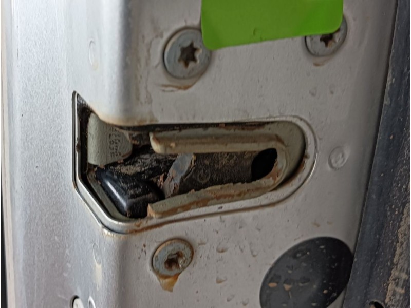 Recambio de puerta trasera derecha para dodge nitro 2.8 crd 4wd referencia OEM IAM   