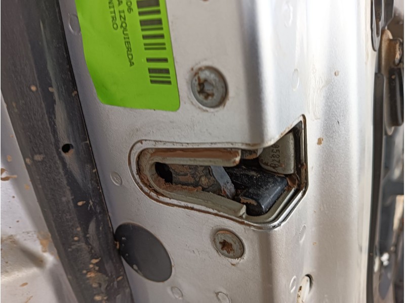 Recambio de puerta trasera izquierda para dodge nitro 2.8 crd 4wd referencia OEM IAM   