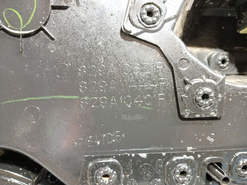 Recambio de guarnecido puerta trasera izquierda para dacia sandero iii 1.0 tce 90 referencia OEM IAM   