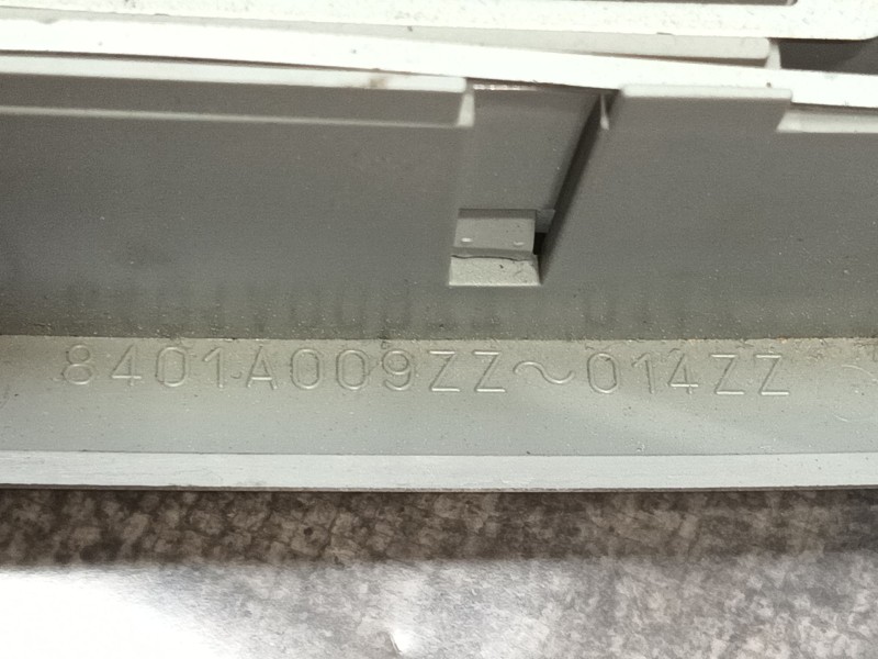 Recambio de luz interior para mitsubishi asx (ga_w_) 1.8 di-d (ga6w) referencia OEM IAM  8401A009ZZ 