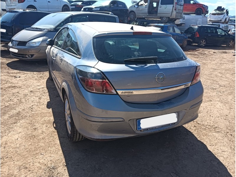 opel astra h gtc (a04) del año 2007