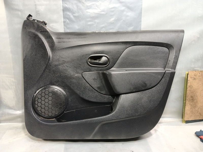 Recambio de guarnecido puerta delantera derecha para dacia sandero ii 1.2 referencia OEM IAM   