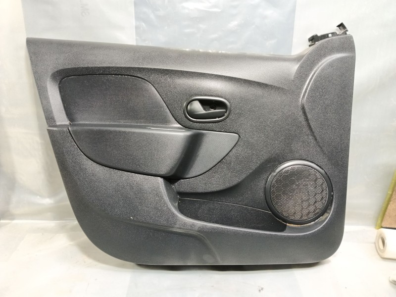 Recambio de guarnecido puerta delantera izquierda para dacia sandero ii 1.2 referencia OEM IAM   