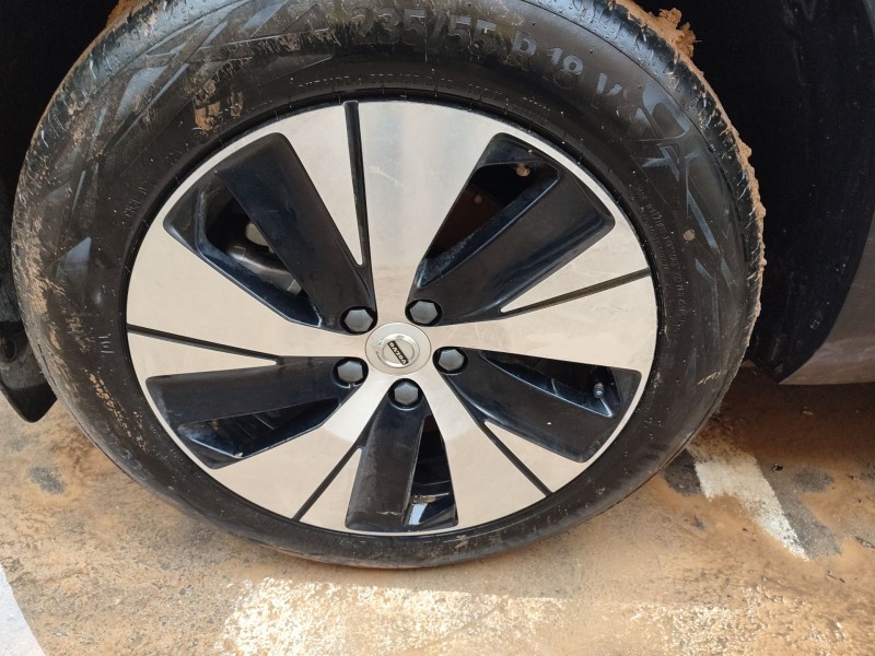 volvo xc40 (536) del año 2024