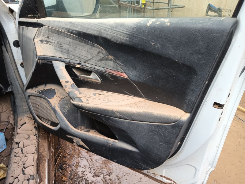 peugeot 2008 ii (ud_, us_, uy_, uj_, ur_, uc_) del año 2020