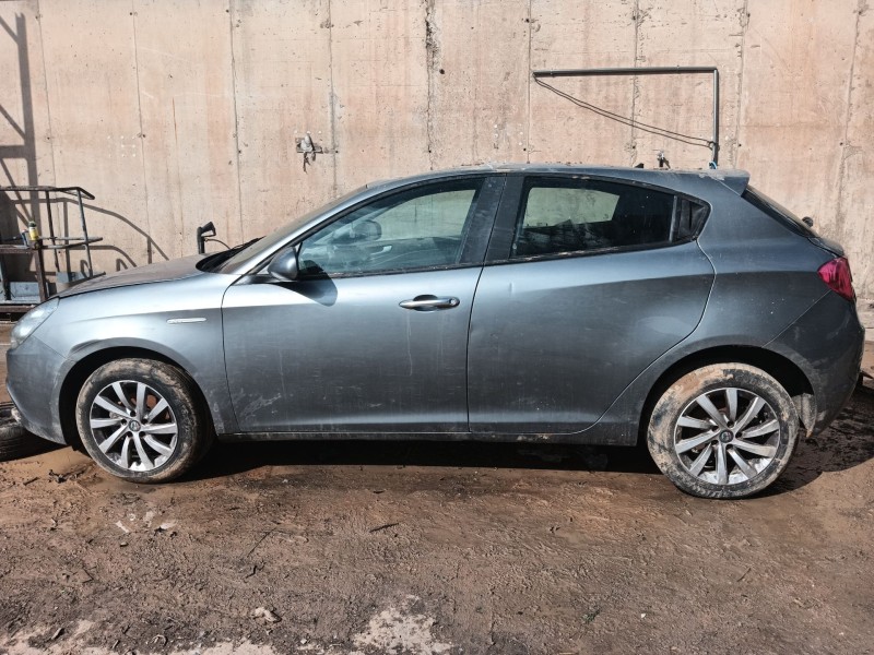 alfa romeo giulietta (940_) del año 2018