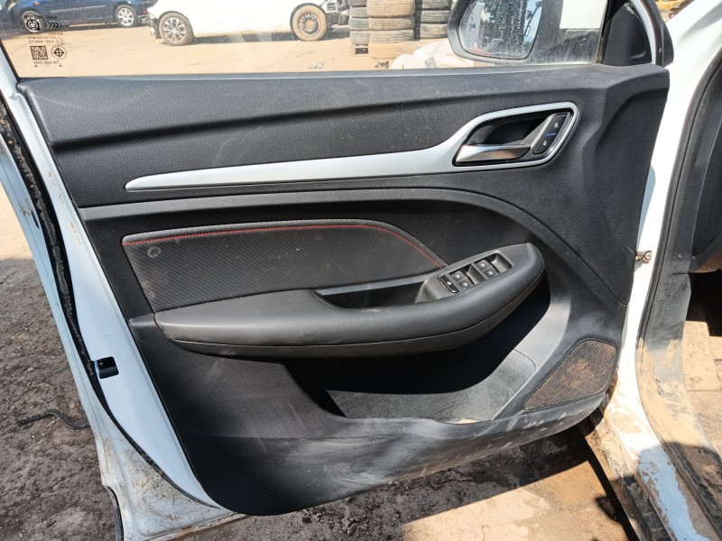 mg mg zs suv del año 2024