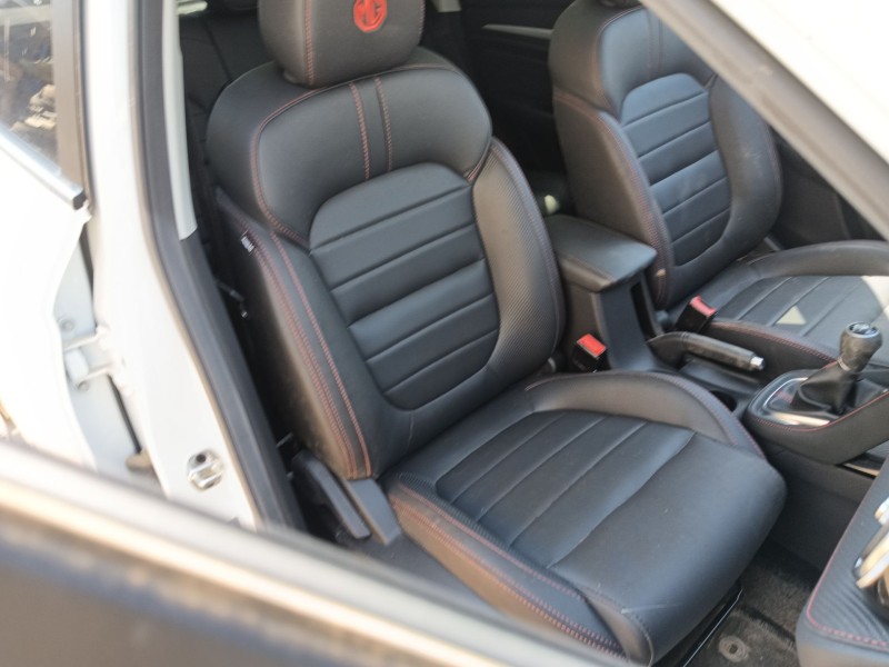 mg mg zs suv del año 2024