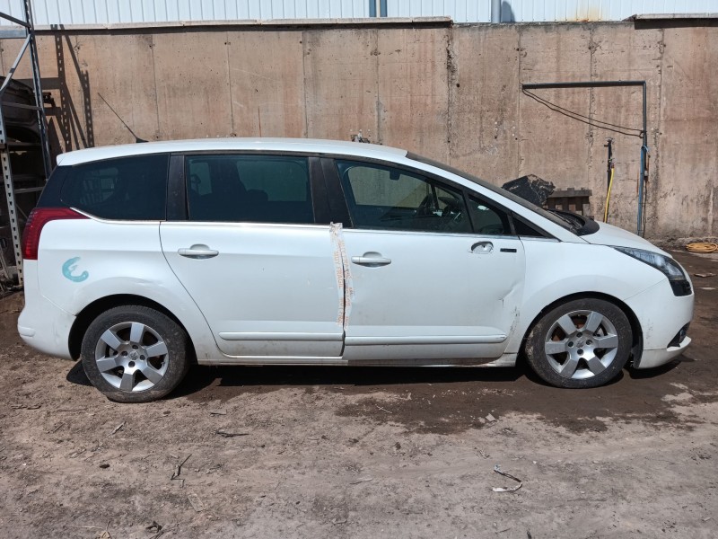 peugeot 5008 (0u_, 0e_) del año 2012