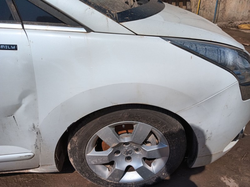 peugeot 5008 (0u_, 0e_) del año 2012