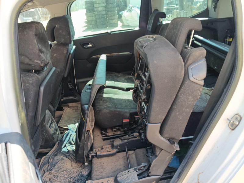 peugeot 5008 (0u_, 0e_) del año 2012