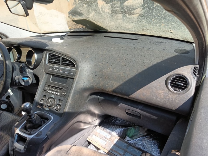 peugeot 5008 (0u_, 0e_) del año 2012