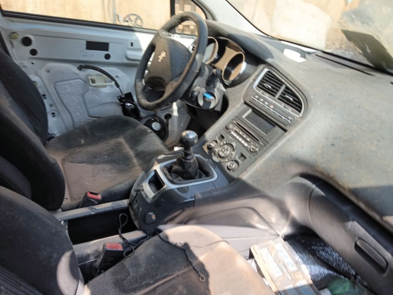 peugeot 5008 (0u_, 0e_) del año 2012