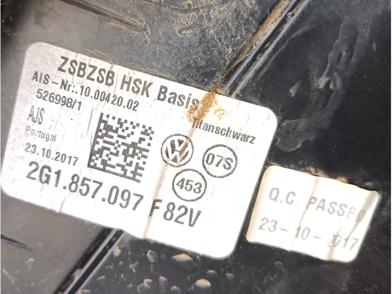 Recambio de guantera para volkswagen polo vi (aw1, bz1, ae1) 1.0 referencia OEM IAM  2G1857097F82V 