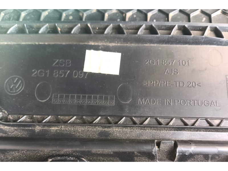 Recambio de guantera para volkswagen polo vi (aw1, bz1, ae1) 1.0 referencia OEM IAM  2G1857097F82V 