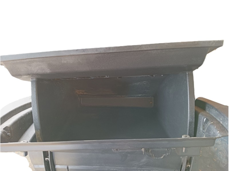 Recambio de guantera para volkswagen polo vi (aw1, bz1, ae1) 1.0 referencia OEM IAM  2G1857097F82V 