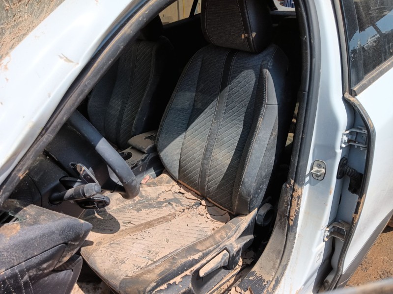 peugeot 2008 ii (ud_, us_, uy_, uj_, ur_, uc_) del año 2023