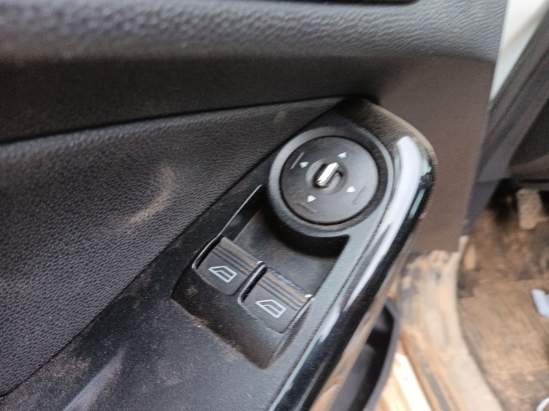 ford fiesta vi (cb1, ccn) del año 2012