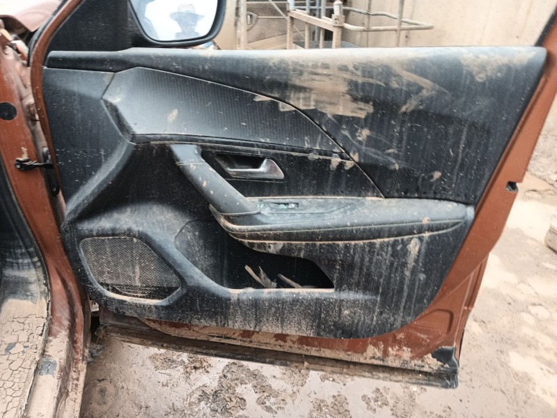 peugeot 2008 ii (ud_, us_, uy_, uj_, ur_, uc_) del año 2020