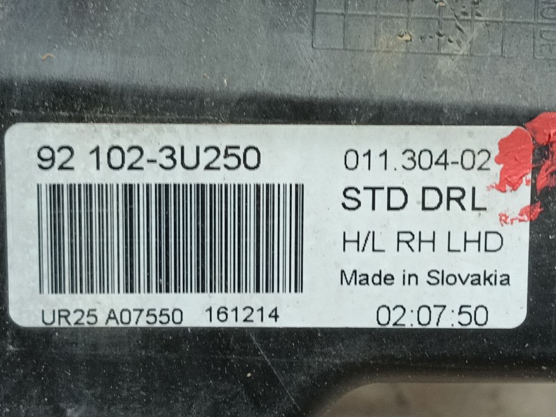 Recambio de faro derecho para kia sportage iii (sl) 1.6 gdi referencia OEM IAM 921023W120  