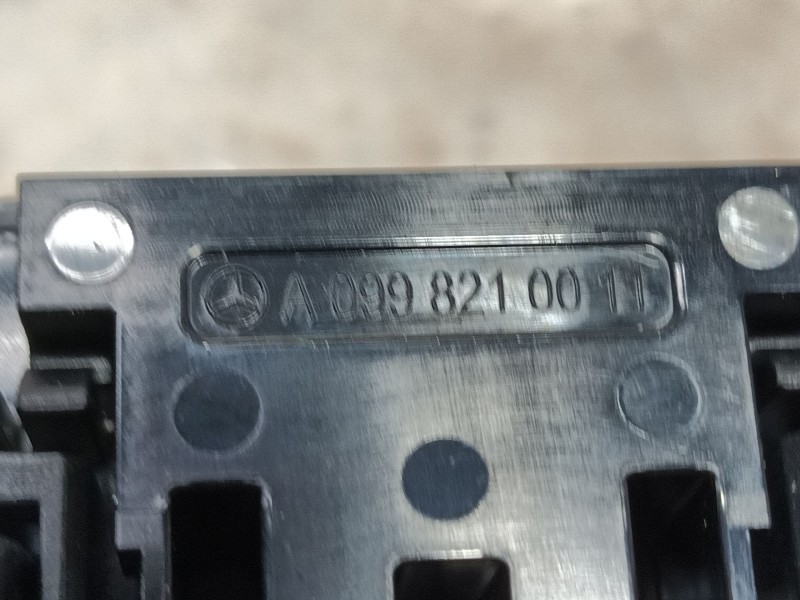 Recambio de parasol izquierdo para mercedes-benz eqa (h243) eqa 250+ (243.702) referencia OEM IAM 17781061009H43  