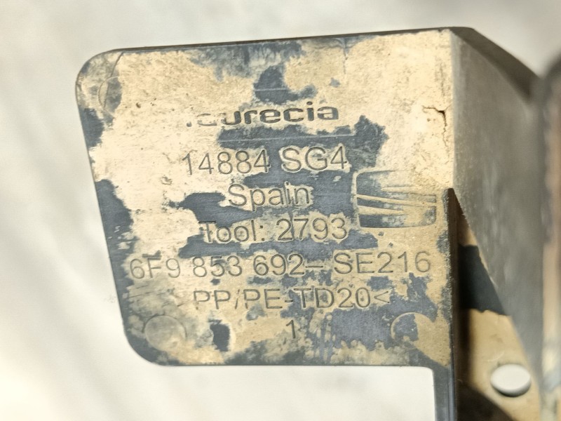 Recambio de rejilla delantera para seat arona (kj7, kjp) 1.0 tsi referencia OEM IAM  6F9853692SE216 